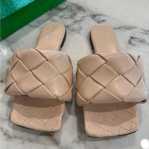 BOTTEGA VENETA Lido Flat Sandal size 39